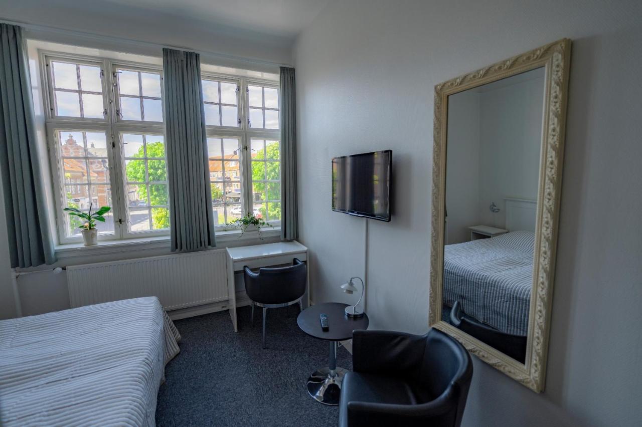 Det Gamle Posthus Hotel Ronne Exterior photo
