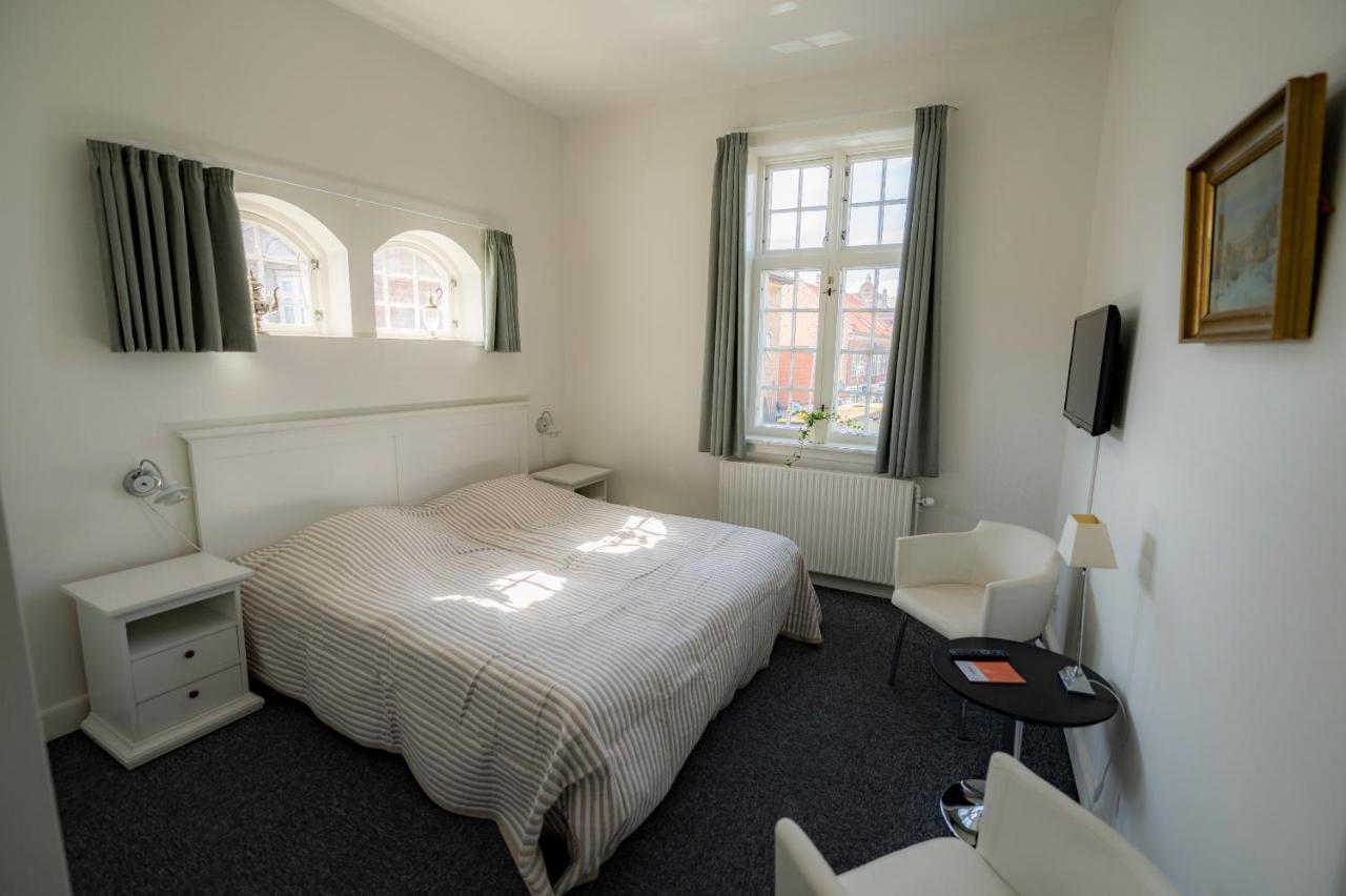Det Gamle Posthus Hotel Ronne Exterior photo